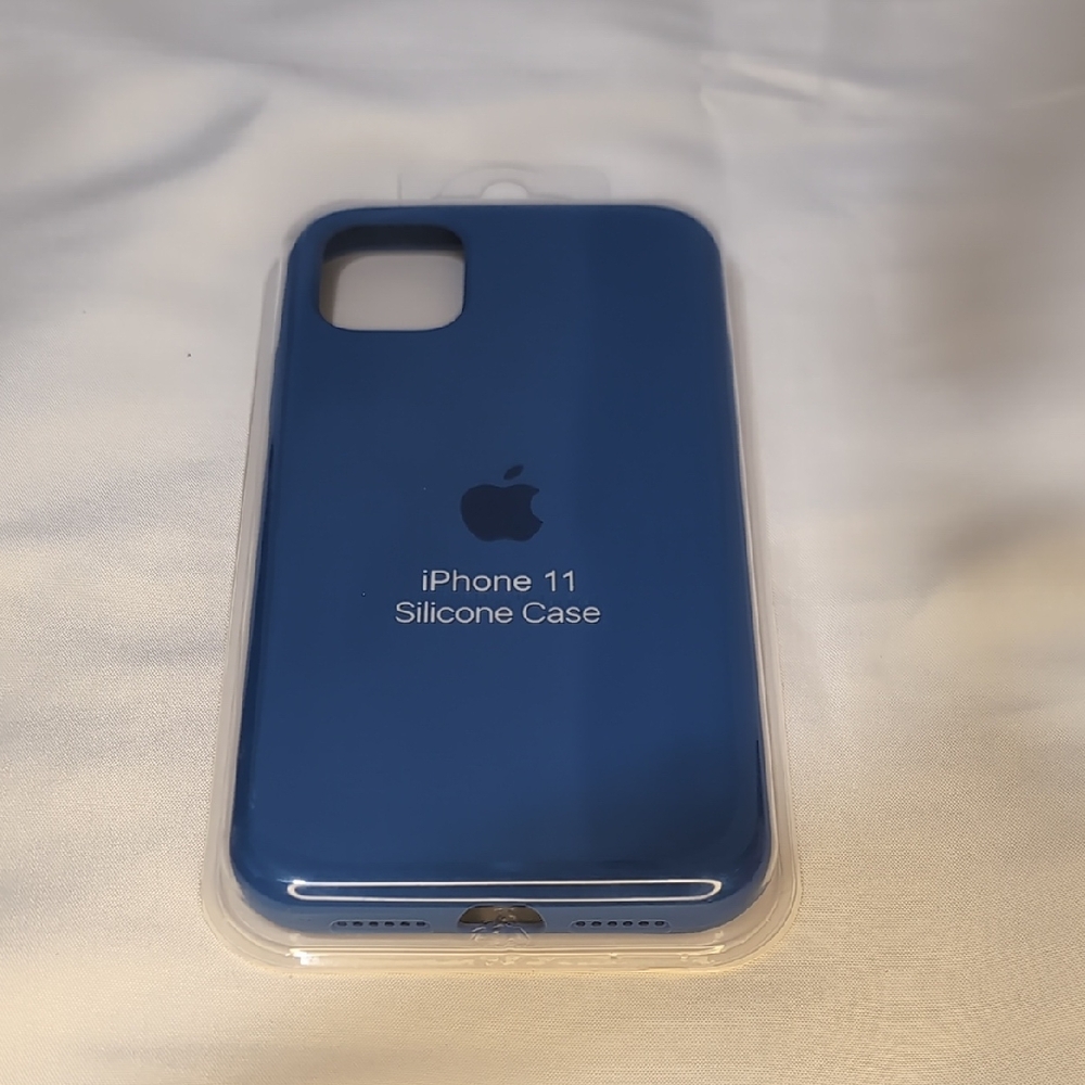 Apple iPhone 11 Silicone Case - Deep Blue